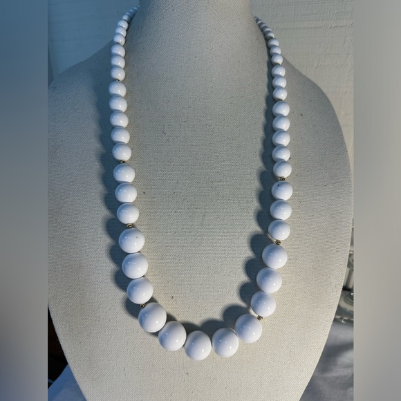 Vintage white Monet ball bead necklaces - Picture 2 of 7